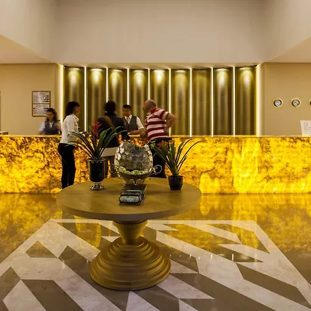 Star Resort Side